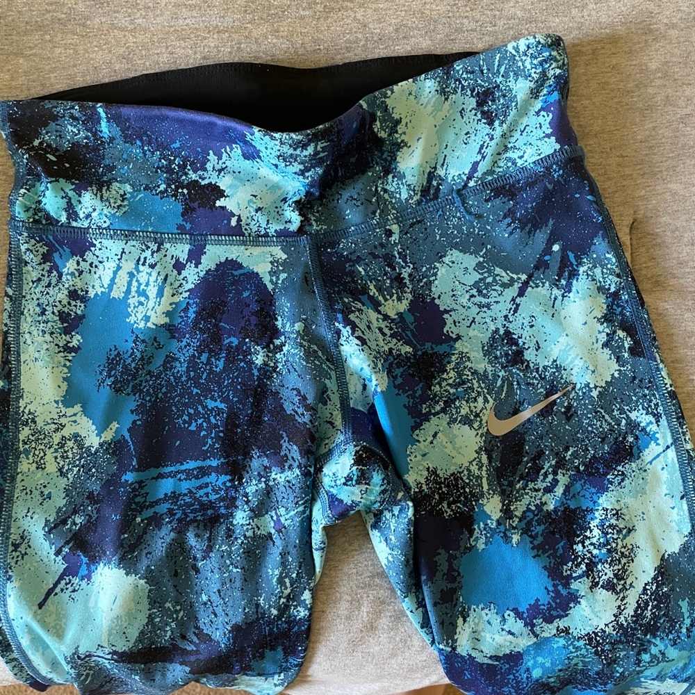 Nike drift Capri leggings!